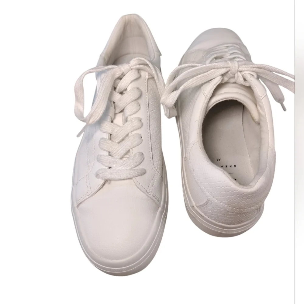 Zara White Everyday Sneakers  Leather Low Top Size 10 Minimalist Chic